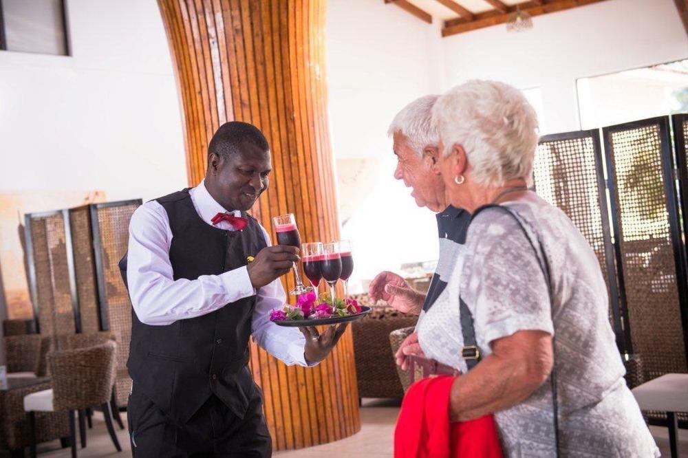 Ocean Bay Hotel & Resort Bakau エクステリア 写真