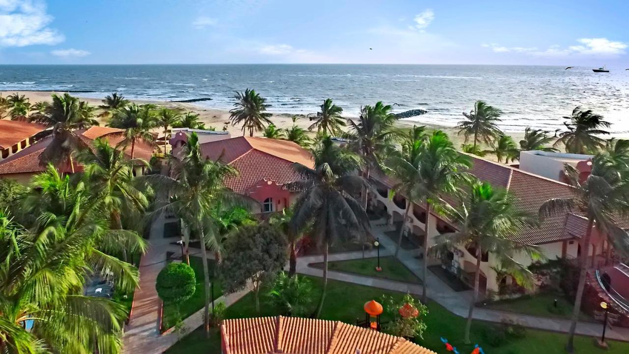 Ocean Bay Hotel & Resort Bakau エクステリア 写真