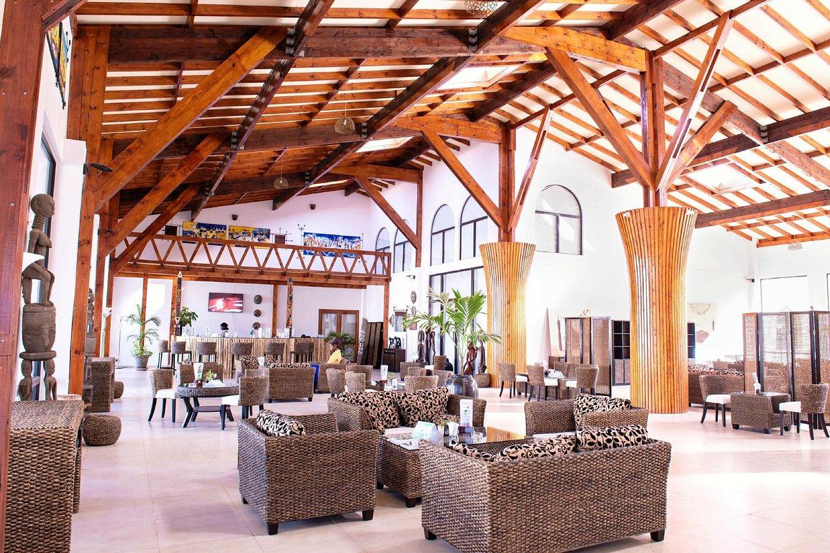 Ocean Bay Hotel & Resort Bakau エクステリア 写真