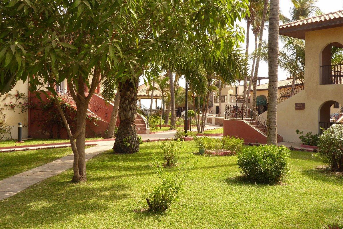 Ocean Bay Hotel & Resort Bakau エクステリア 写真