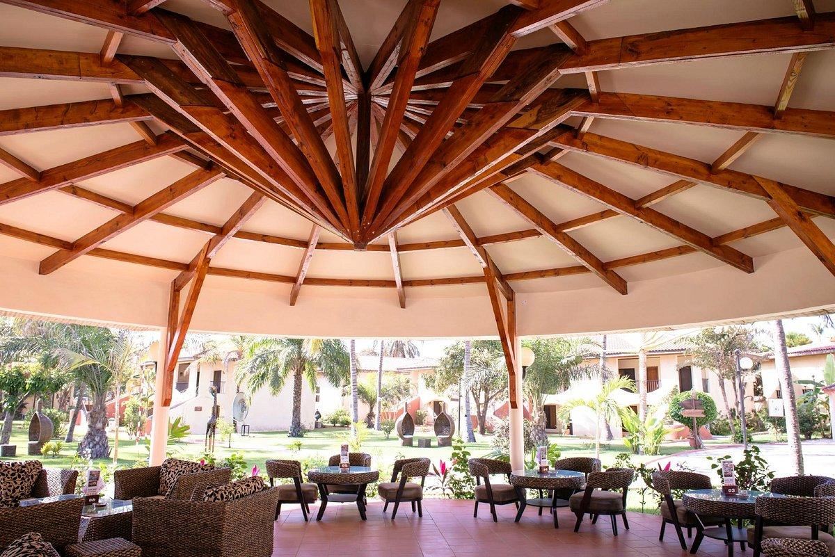 Ocean Bay Hotel & Resort Bakau エクステリア 写真