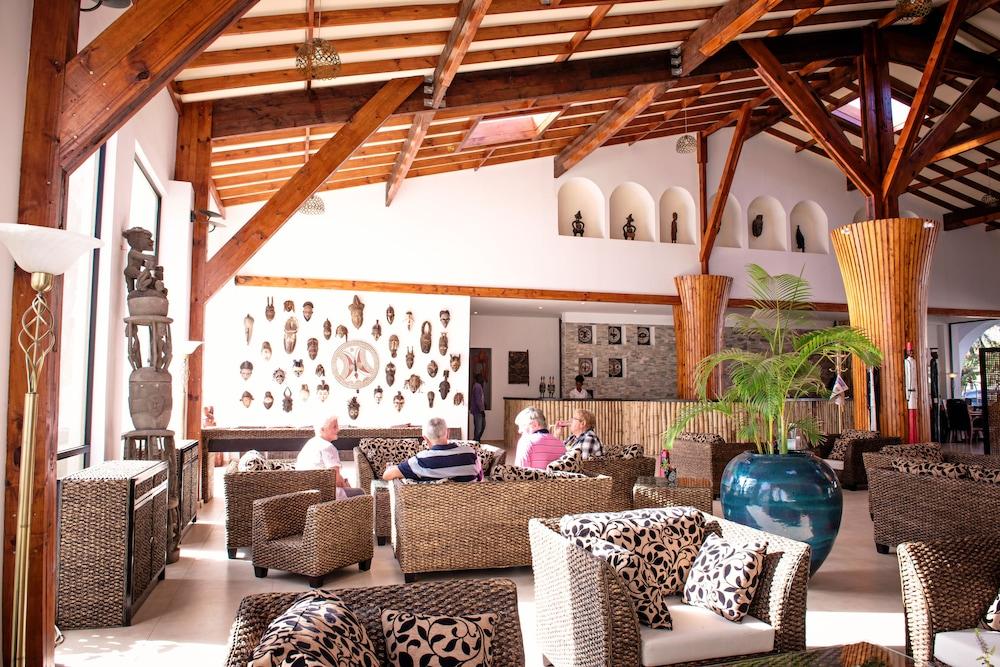 Ocean Bay Hotel & Resort Bakau エクステリア 写真