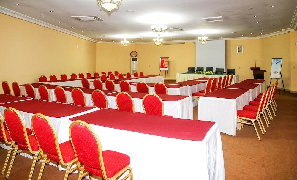 Ocean Bay Hotel & Resort Bakau エクステリア 写真