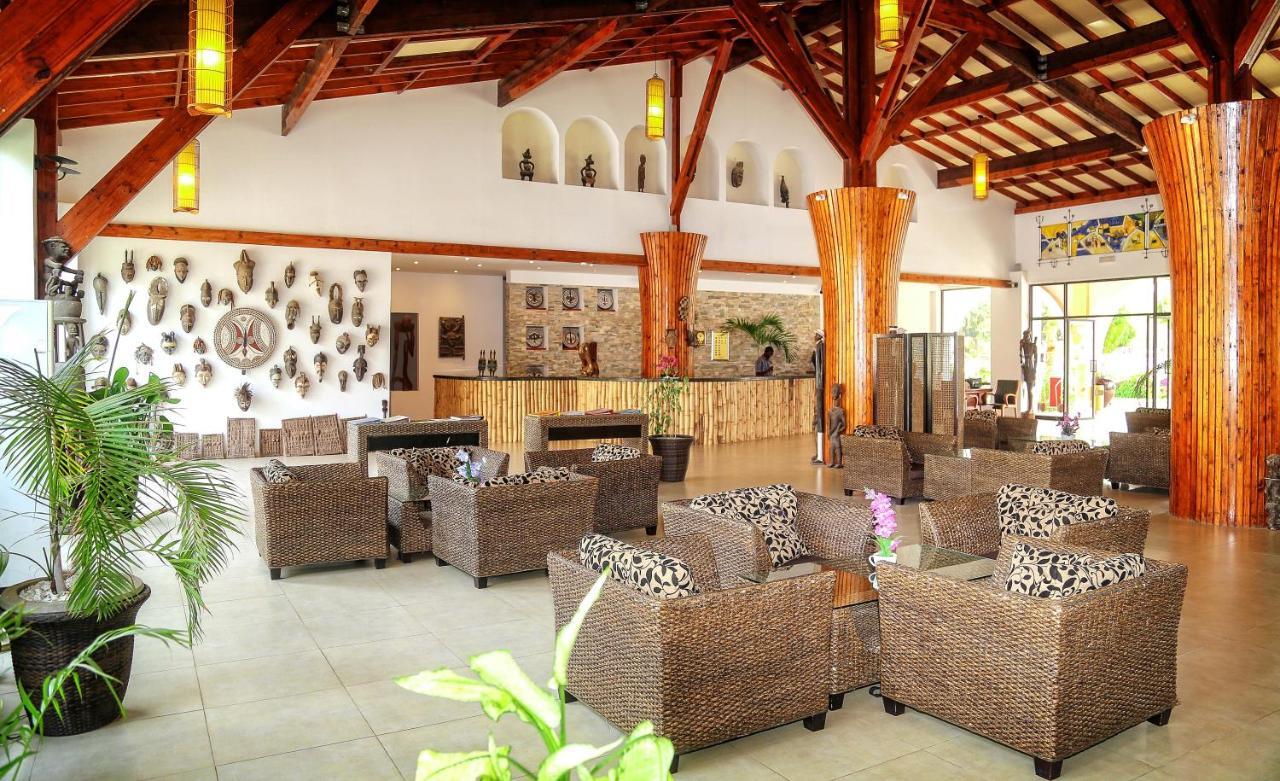 Ocean Bay Hotel & Resort Bakau エクステリア 写真