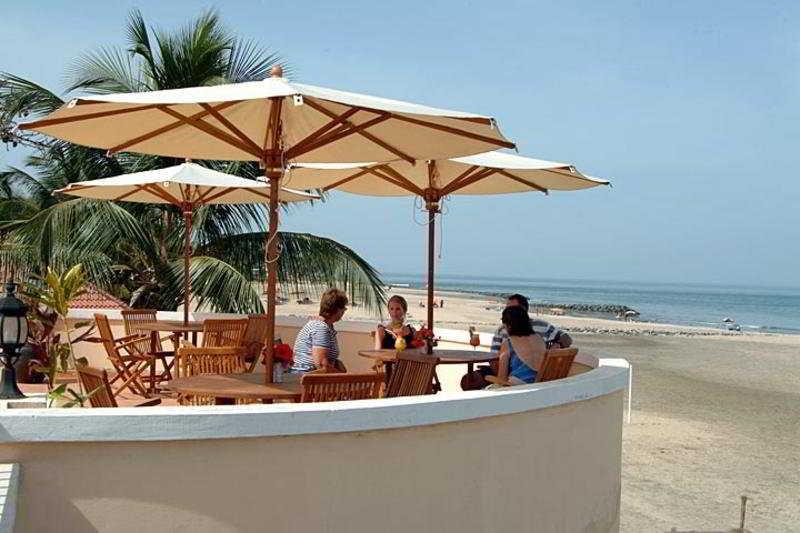 Ocean Bay Hotel & Resort Bakau エクステリア 写真