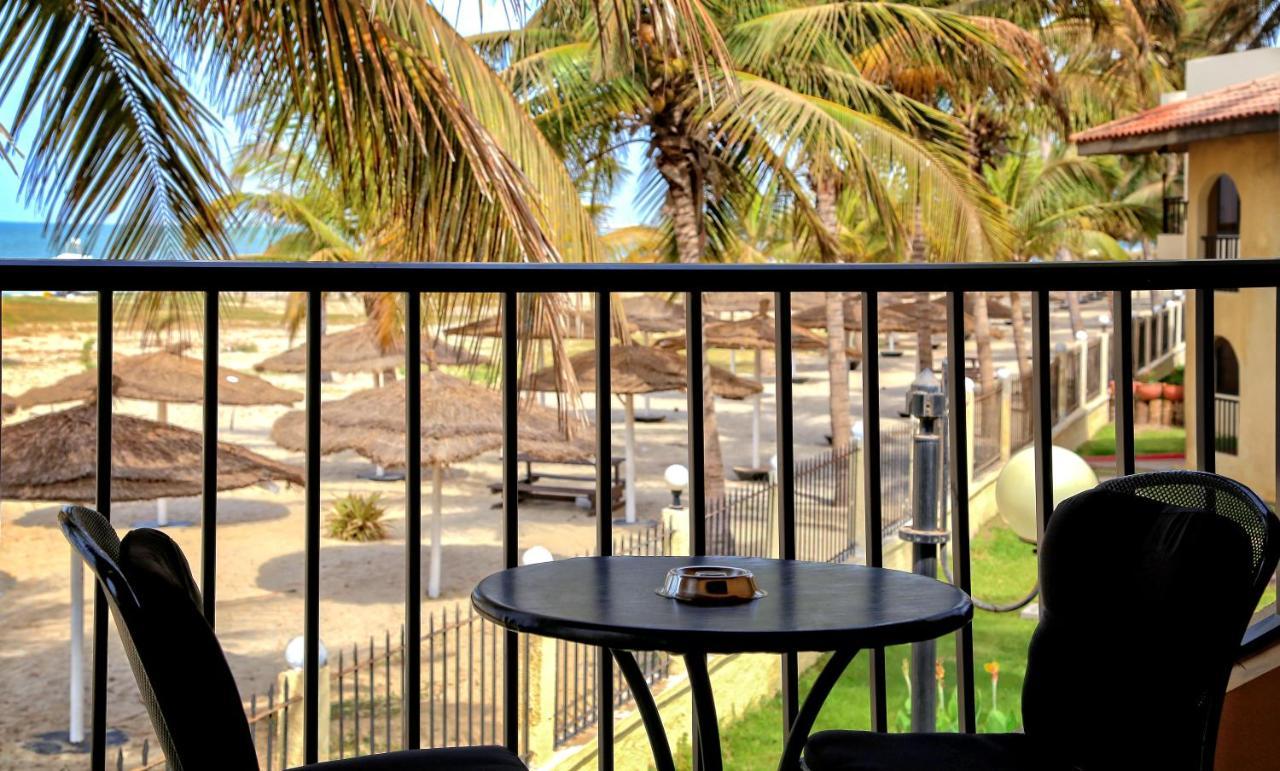 Ocean Bay Hotel & Resort Bakau エクステリア 写真
