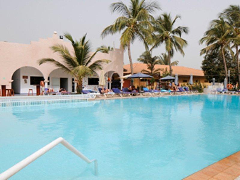 Ocean Bay Hotel & Resort Bakau エクステリア 写真