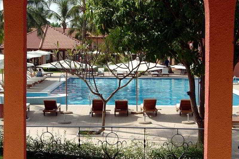 Ocean Bay Hotel & Resort Bakau エクステリア 写真