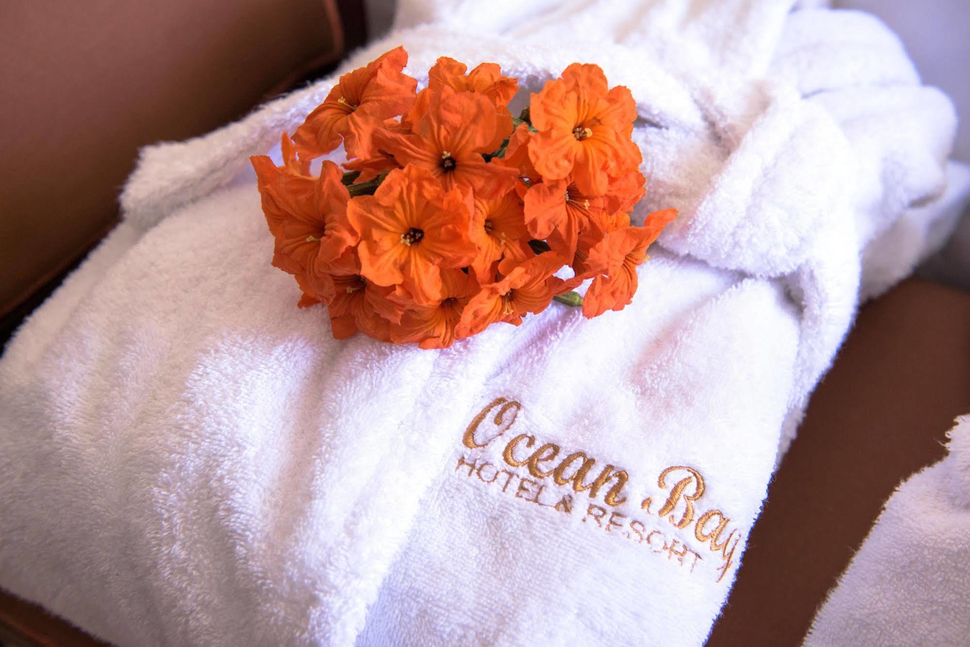 Ocean Bay Hotel & Resort Bakau エクステリア 写真